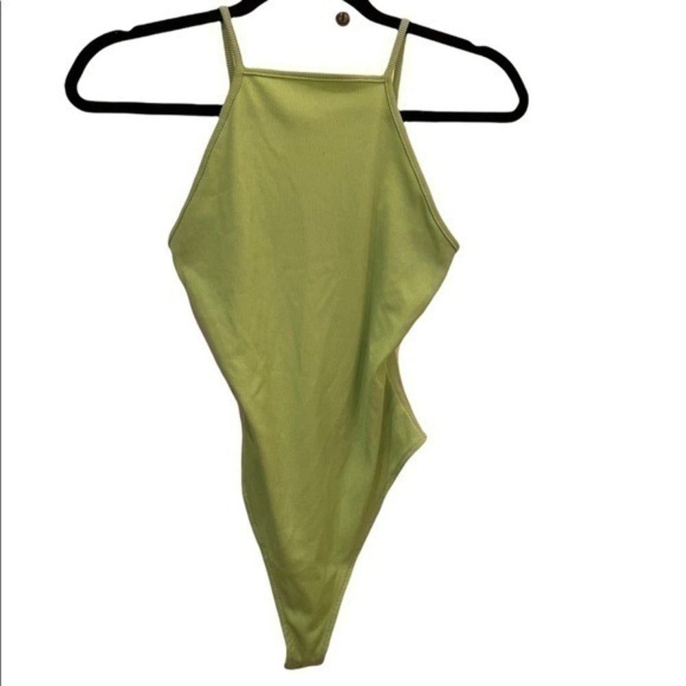 Forever 21 Neon Green Tank Top Bodysuit Small
Condition 8/10 no flaws